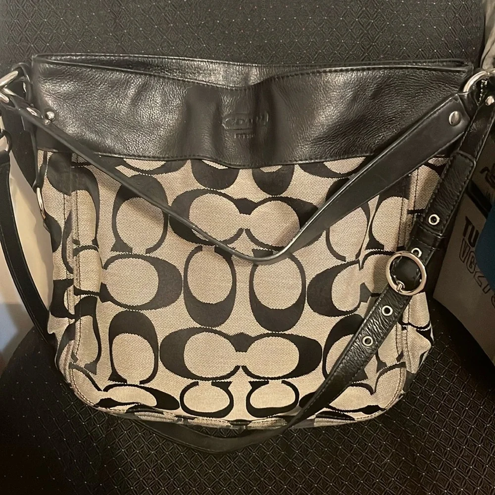 Coach - Picture 1 of 4